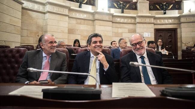 RAP Eje Cafetero fue aprobada por unanimidad en el Senado. Foto: Gobernación de Caldas | Eduardo Verano, Sigifredo Salazar y Guido Echeverri