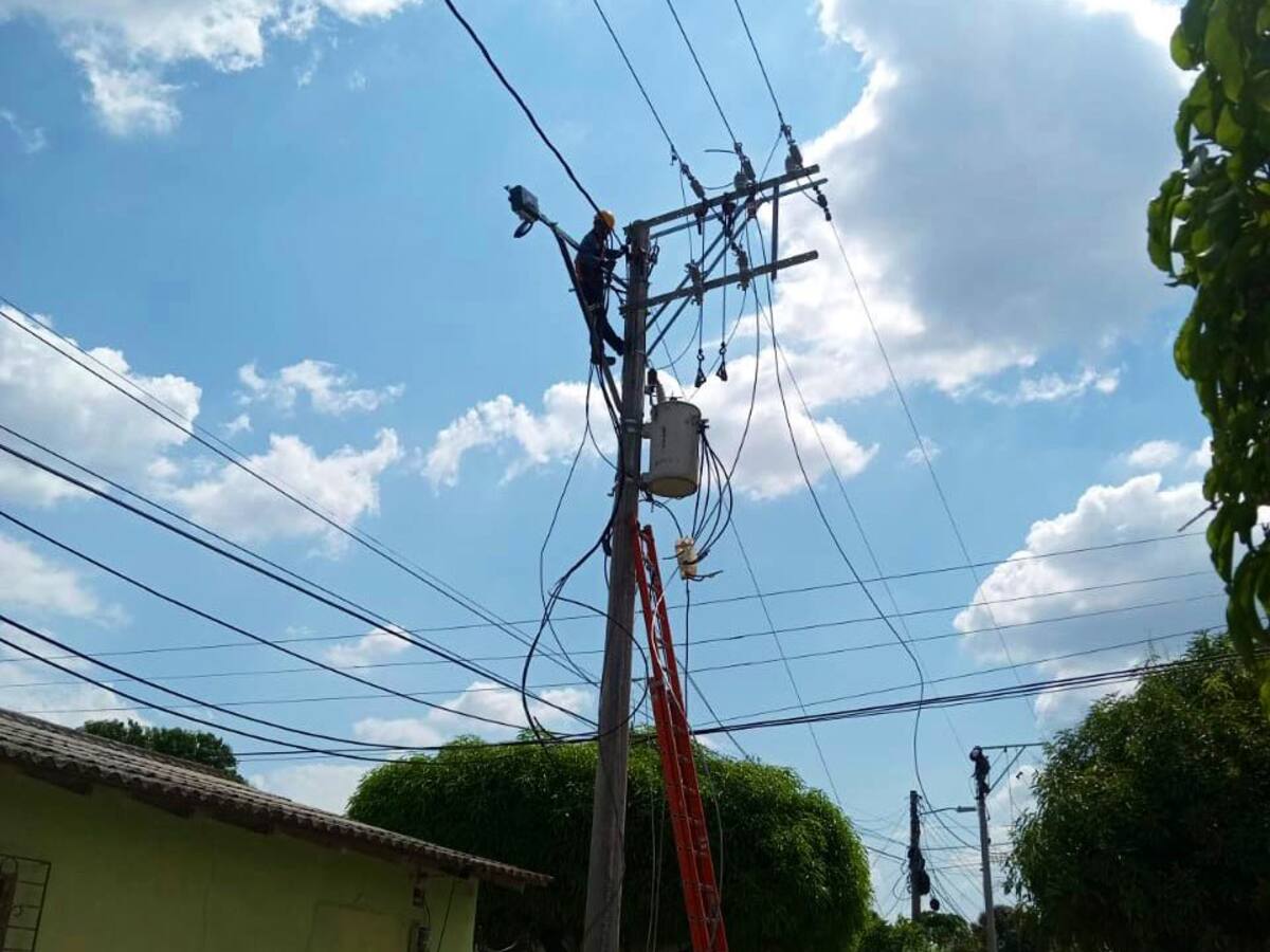 Cortes de energía en varias zonas de Bolívar fueron por trabajos en sistema eléctrico nacional