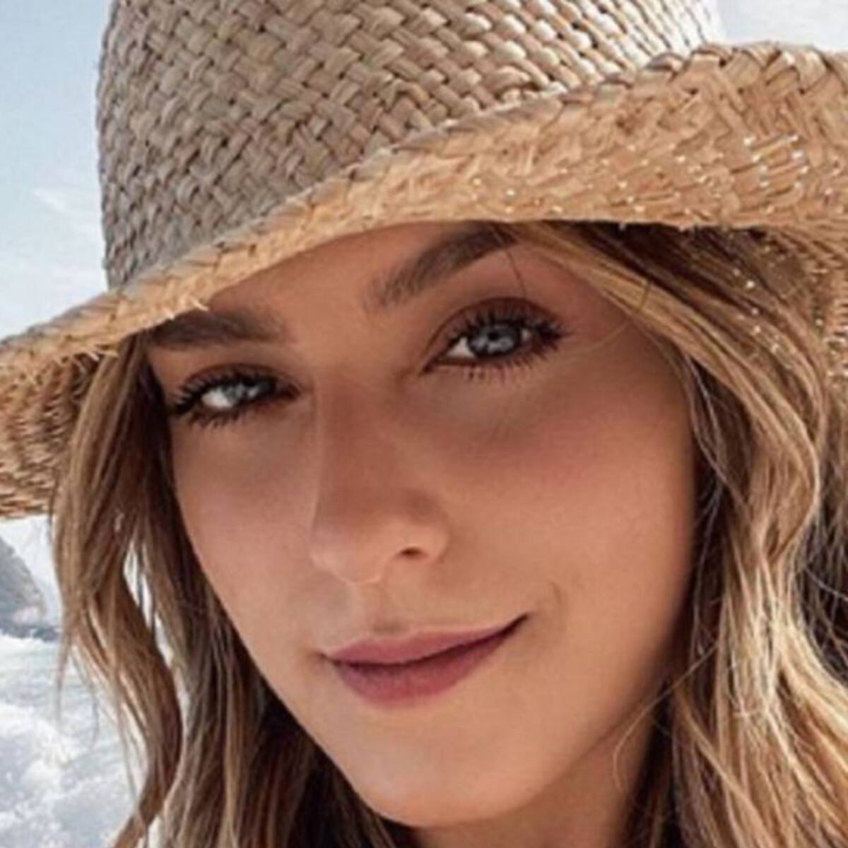 Rescatan a la modelo Laura Tobón al quedar a la deriva en la Ciénaga Grande