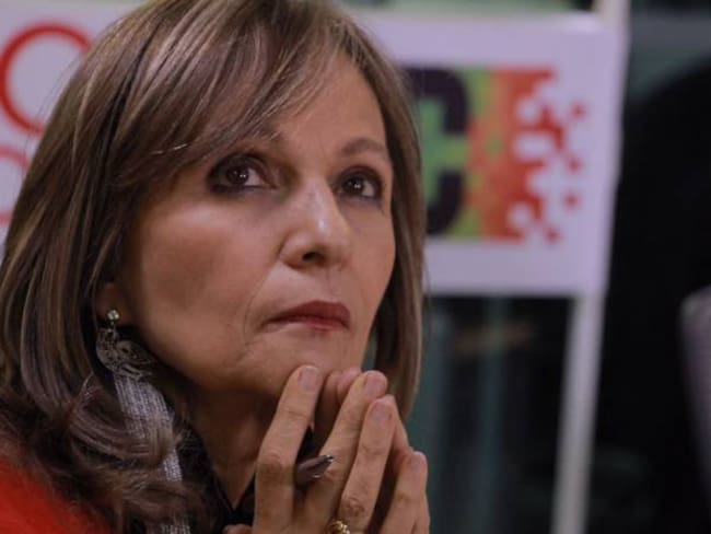 Estoy dispuesta a promover un acuerdo de tres: Ángela Robledo
