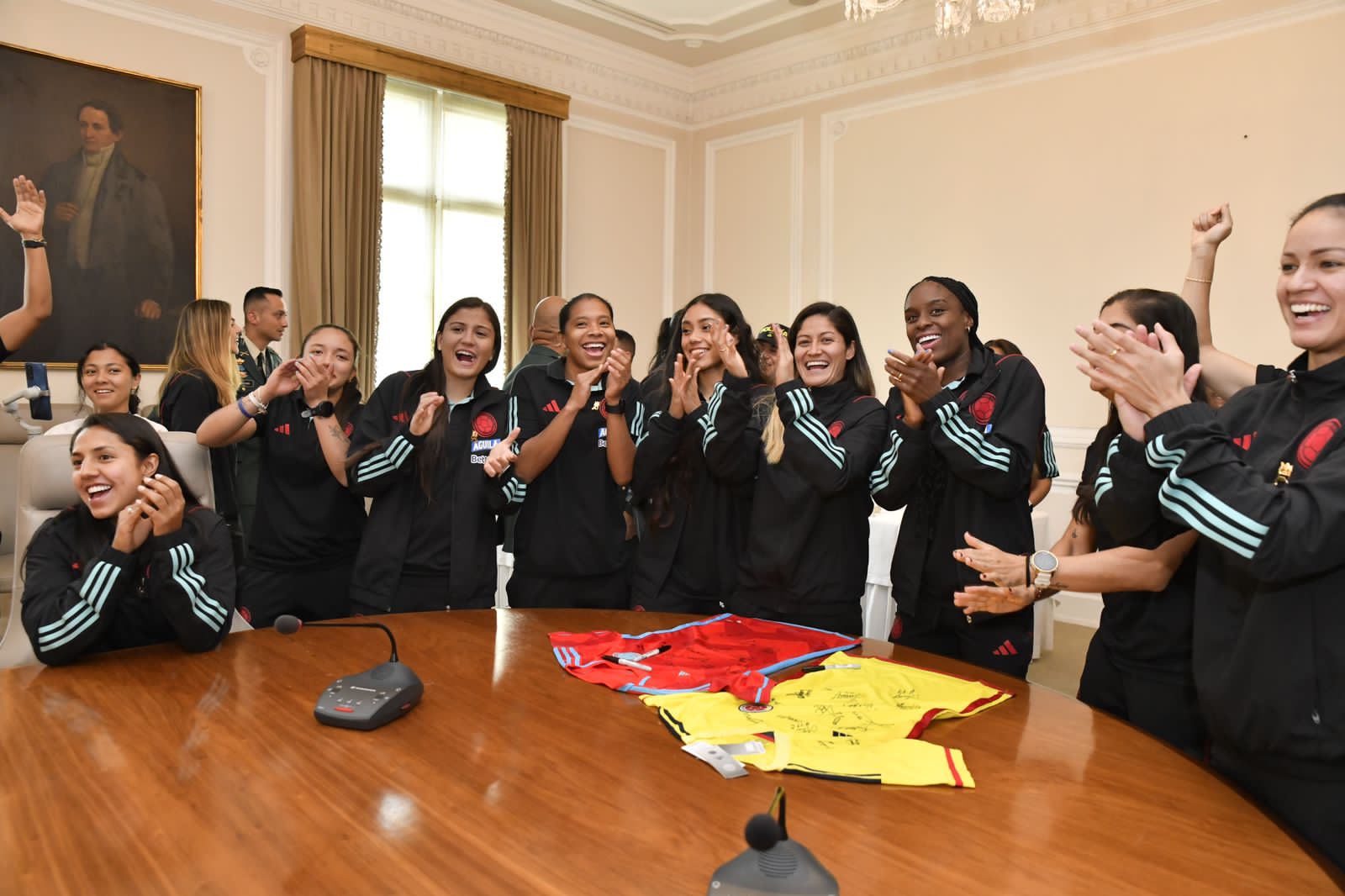 Las jugadoras de la Selección Colombia femenina se reunieron con el presidente Petro y la vicepresidenta Francia Márquez (Foto: Presidencia)