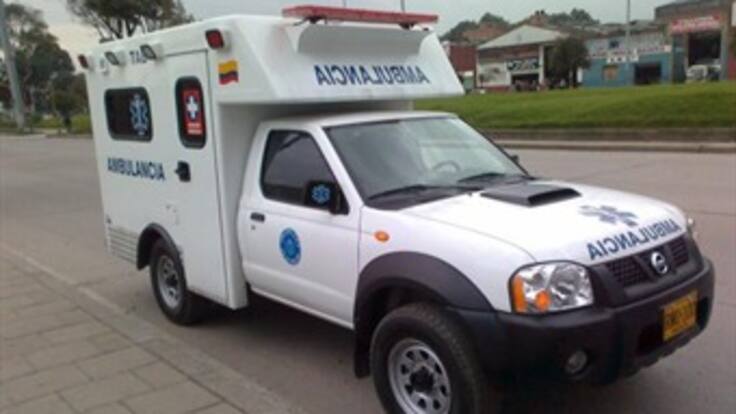 Policía borracho golpea una mujer luego de que casi la atropella