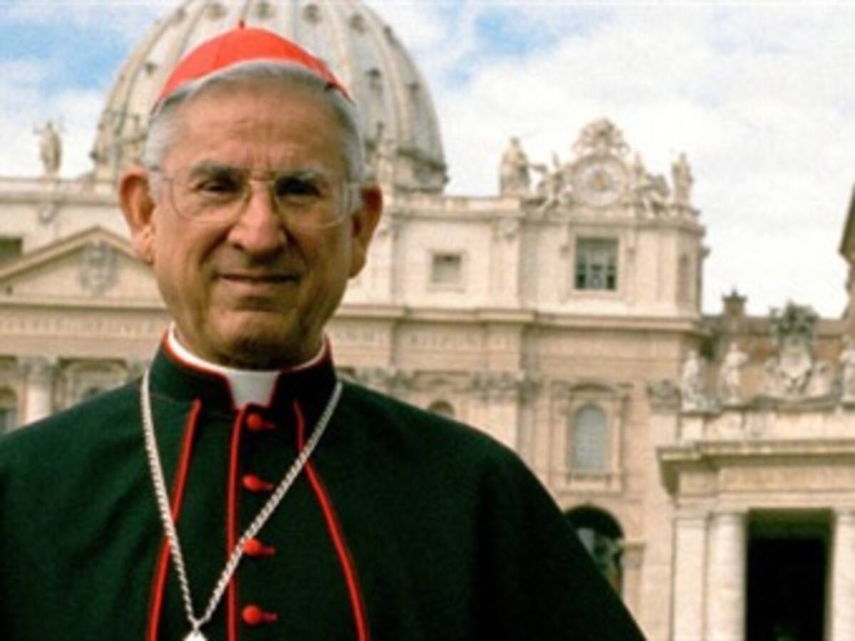 Cardenal Darío Castrillón dice que Juan Pablo II autorizó el envío de controvertida carta a obispo francés