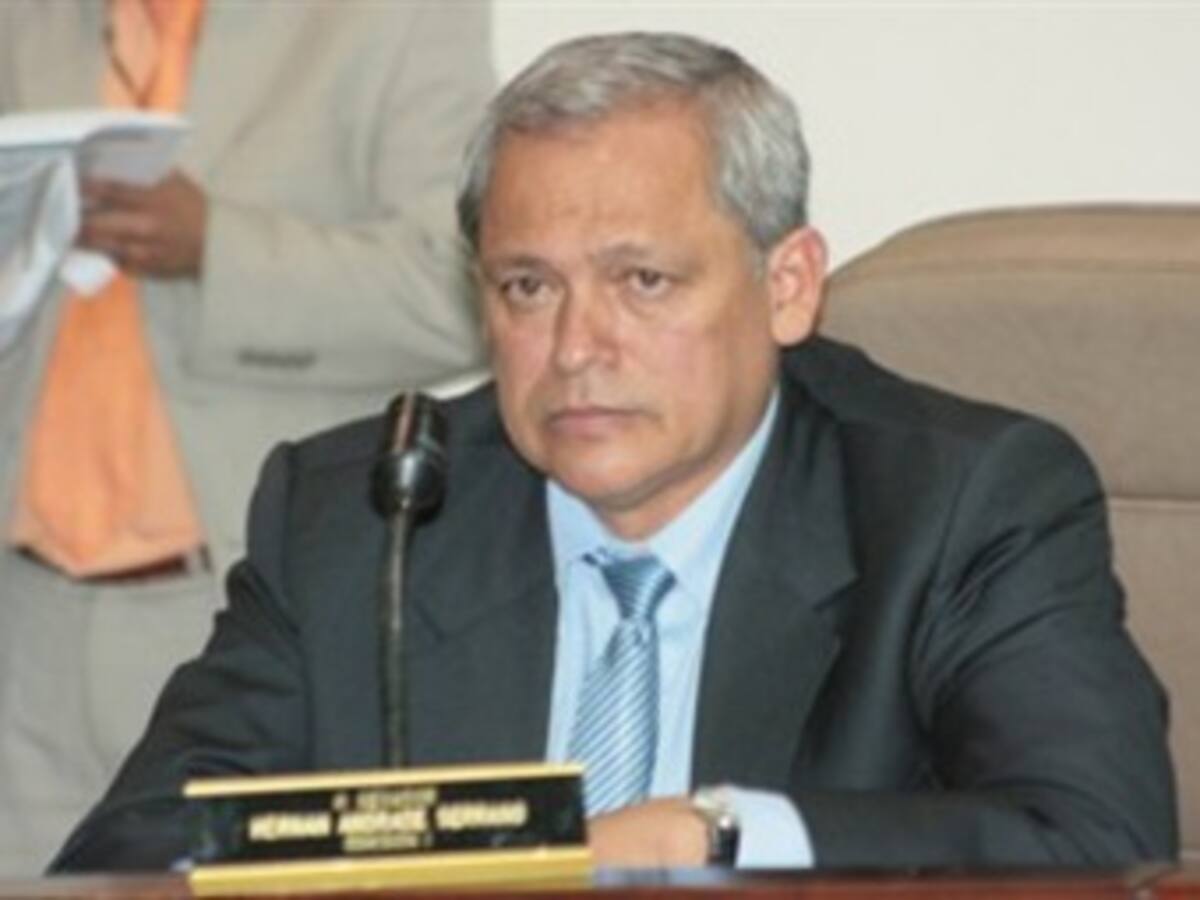 Para Hernán Andrade las acciones del ministro de Defensa encaminan al fin del conflicto