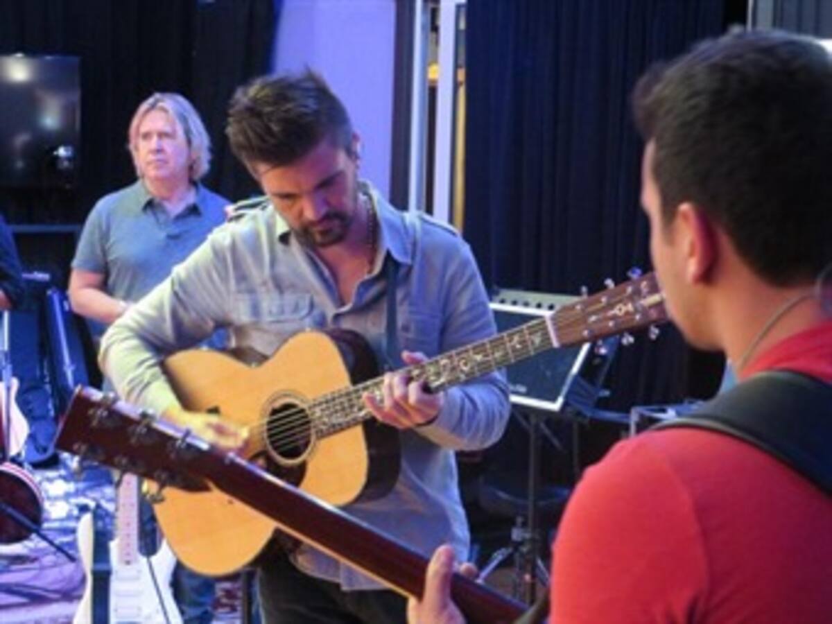 Juanes presenta su nuevo disco "Loco de amor" en Caracol Radio, parte 3