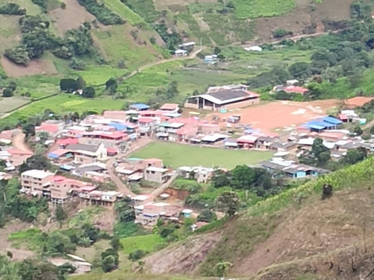 Más de 1.500 habitantes de Argelia, Cauca, en riesgo por enfrentamientos