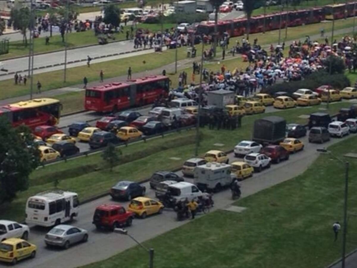 Profesores marchan en Bogotá
