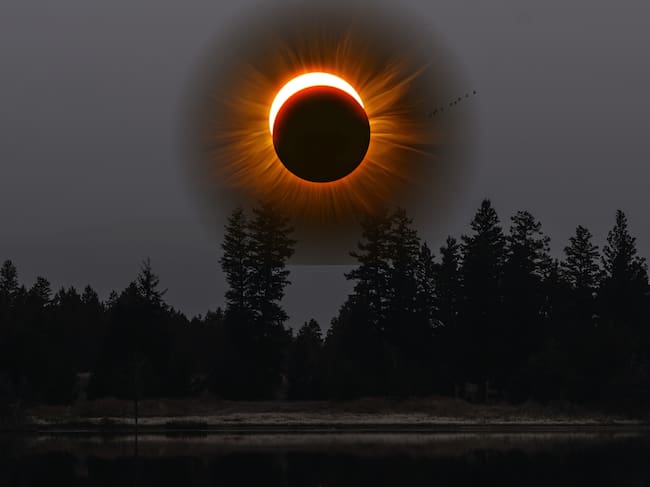 Imagen del eclipse tomada de Getty Imagenes (Crédito: Matt Anderson Photography) // Imagen del fondo tomada de Getty Imagenes (Crédito: Peter Olsen Photography)