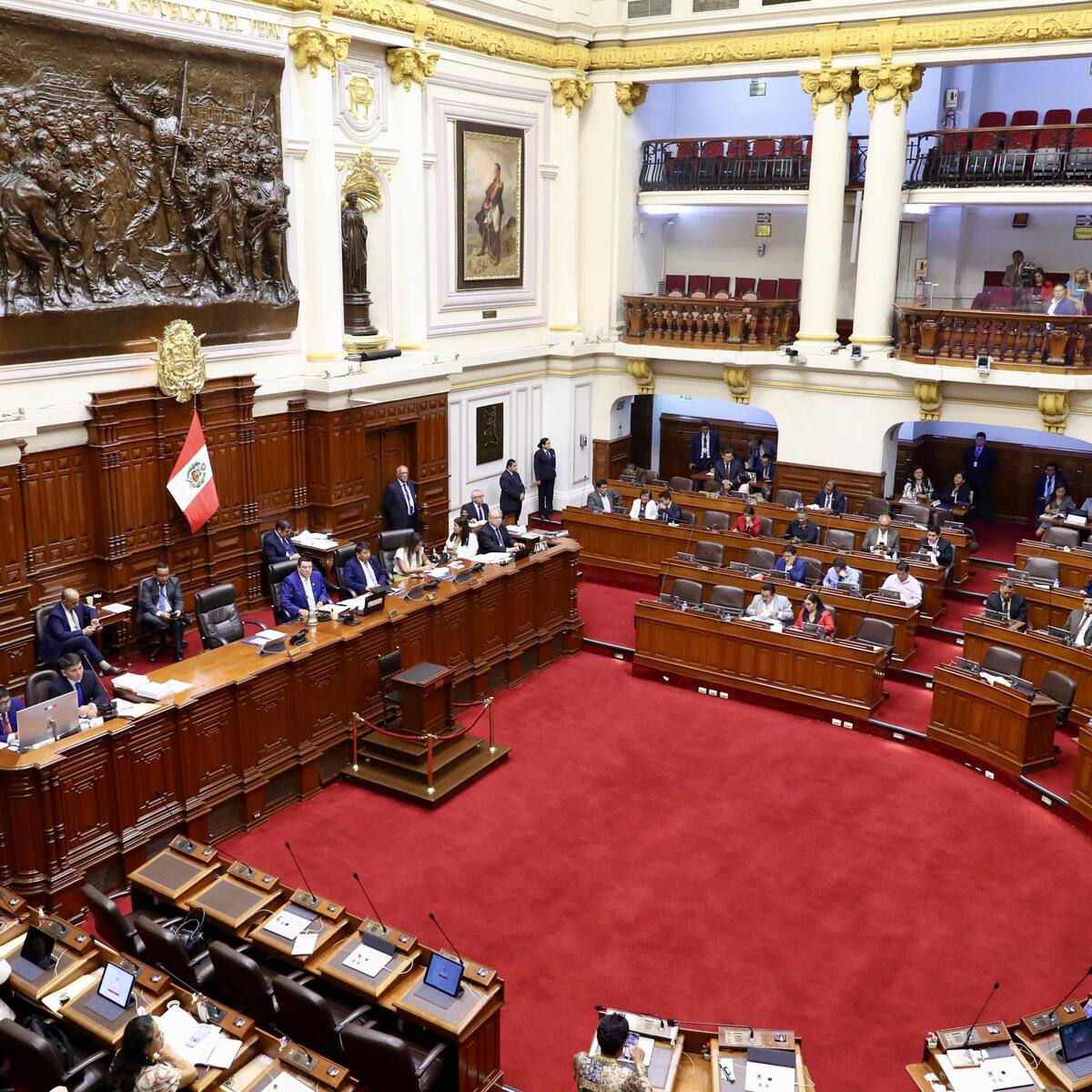 Congreso de Perú aprueba amnistía para militares y policías investigados por conflicto interno