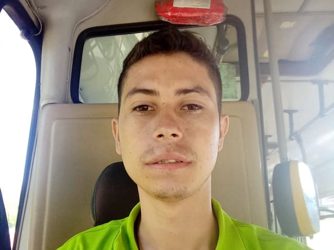 Andrés Villamizar, el conductor de Metrolínea que paró la autopista para salvar a un perro