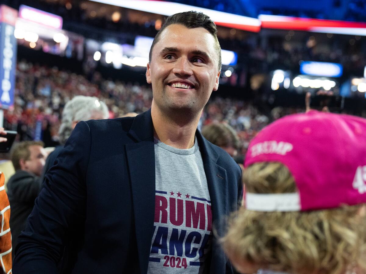 Charlie Kirk: el tirador sigue prófugo tras el asesinato del activista y aliado de Trump