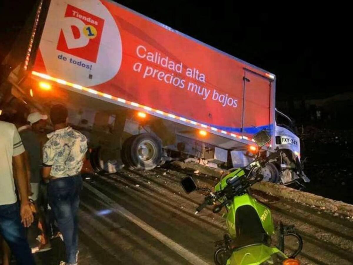 Accidente de camión de D1 dejó sin electricidad a Tasajera