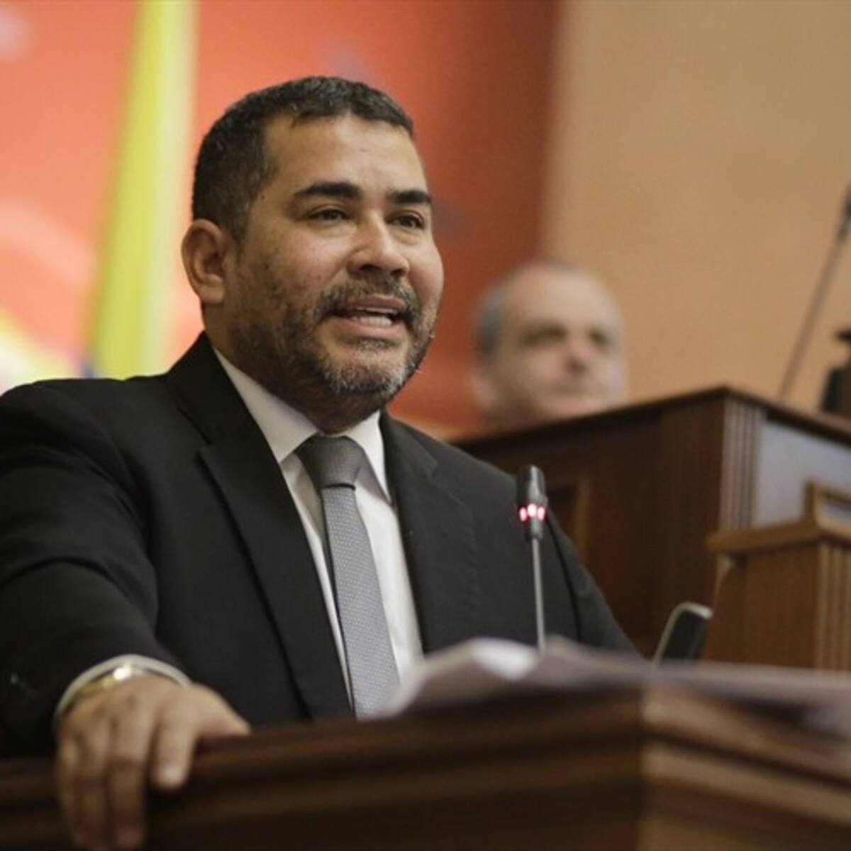 Este proyecto pretende consensuar la posibilidad de correr el periodo de elección: Chacón