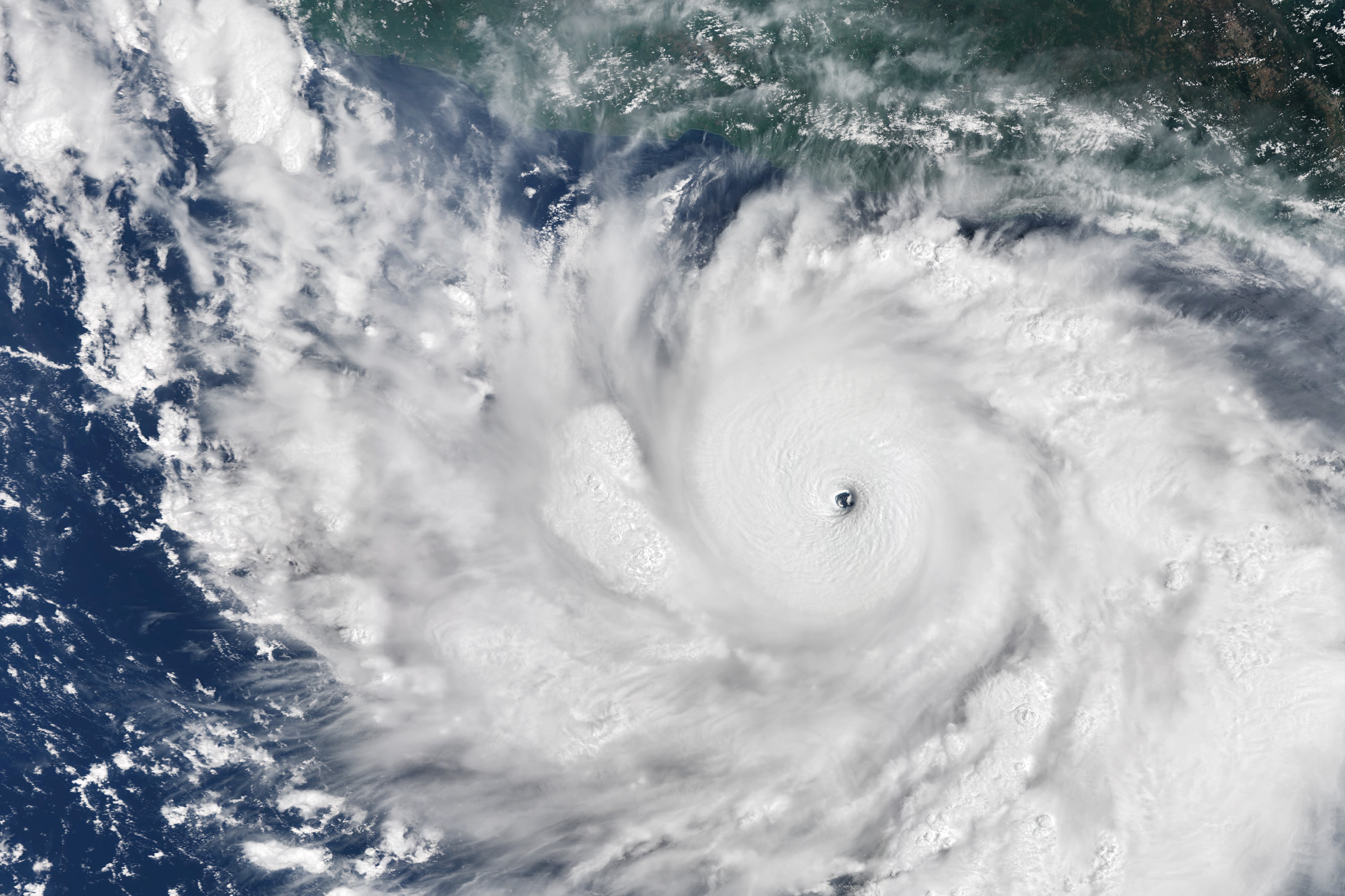 ACAPULCO, MÉXICO - 22 DE SEPTIEMBRE DE 2026: Vista satelital del huracán Polo, de categoría 5, en el océano Pacífico frente a las costas de México, desplazándose hacia la península de Baja California. Imagen captada el 22 de septiembre de 2026. (Foto de Gallo Images/Orbital Horizon/Datos de Copernicus Sentinel 2026)