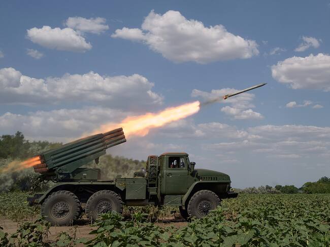 Saliendo artillería: misil interrumpe informe en vivo de periodista de W en Ucrania