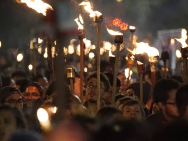 La masiva marcha de las antorchas de universitarios en Bogotá