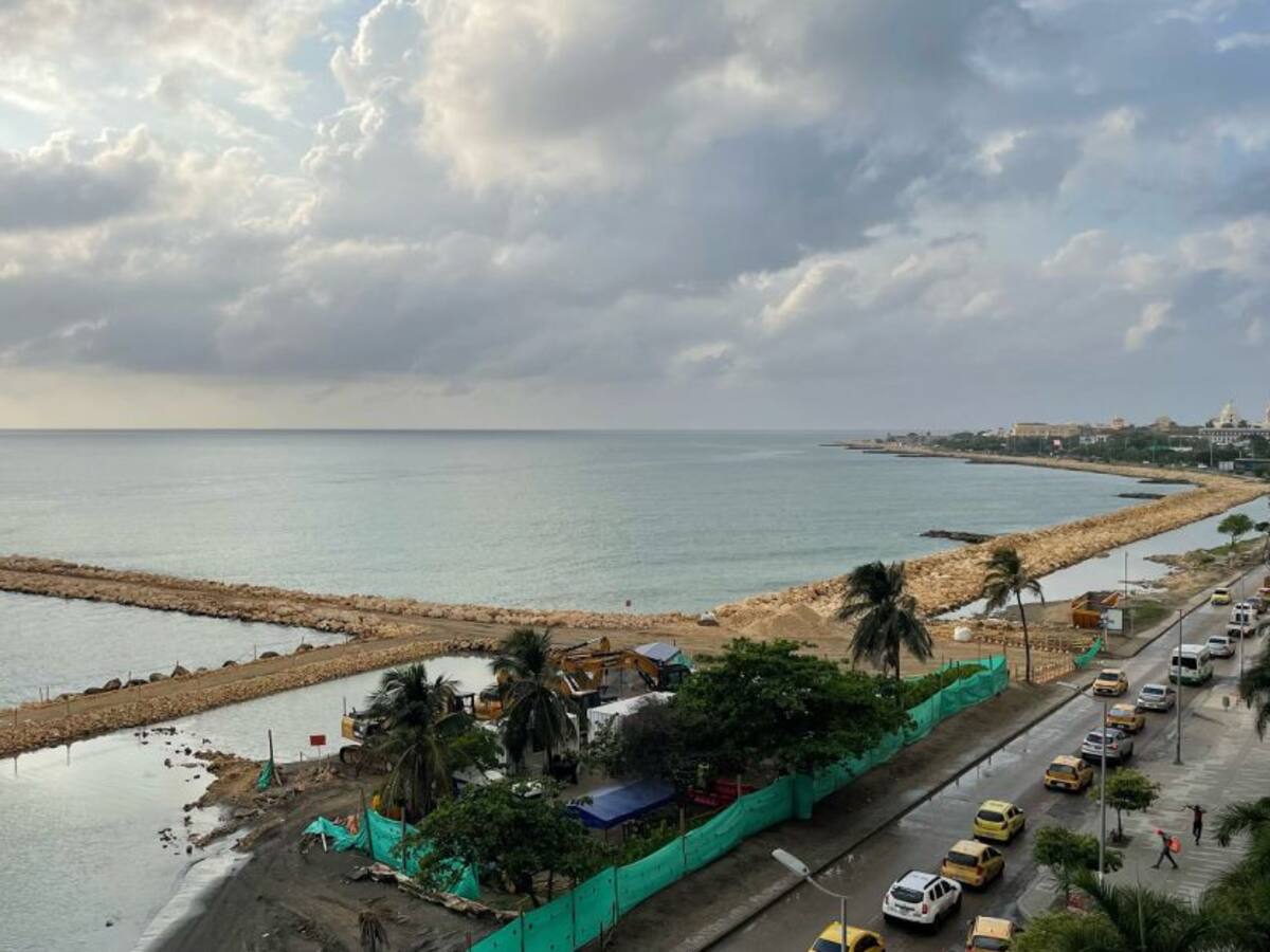 Protección Costera: inició intervención en playa cinco de Bocagrande