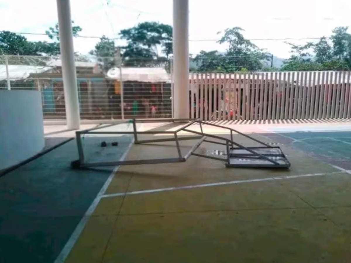 Niña que le cayó portería encima en el sur de Bolívar quedó sin movilidad en sus piernas