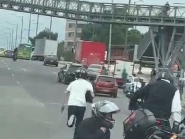 Buscan a los responsables de violento atraco en plena Avenida Las Américas en Bogotá