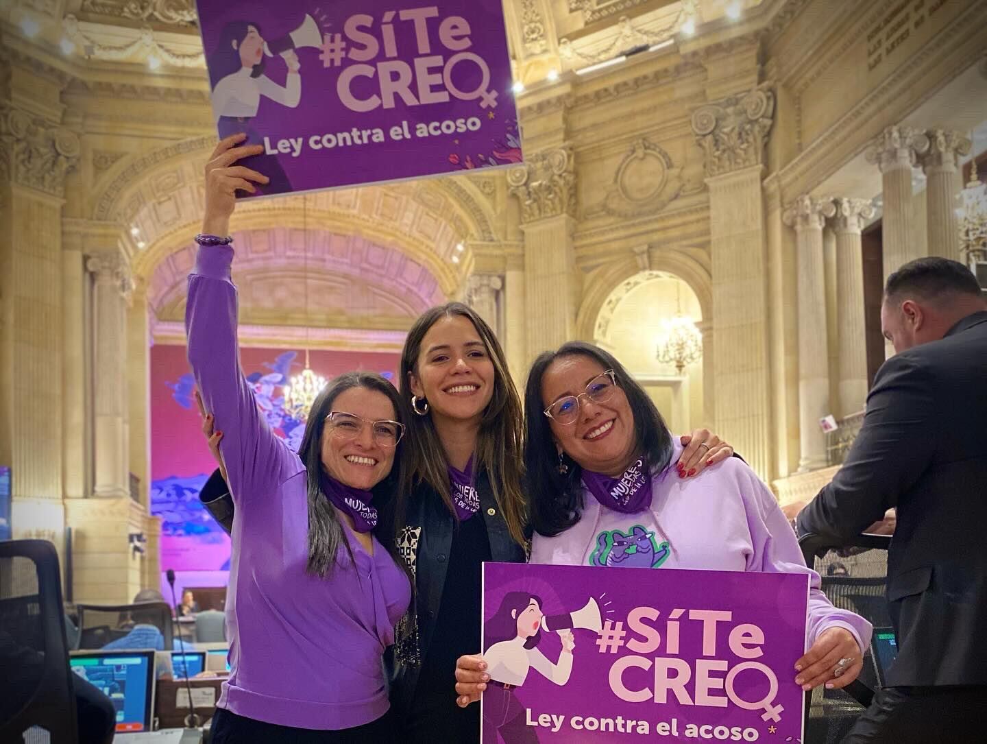 Aprobación proyecto de Ley 332 de 2022 contra el acoso laboral sexual. Vía: @alexandravasoch