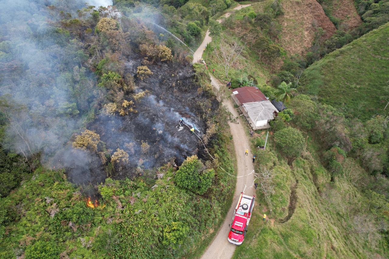 Foto: Cuerpo Voluntario de Bomberos de Samaná.