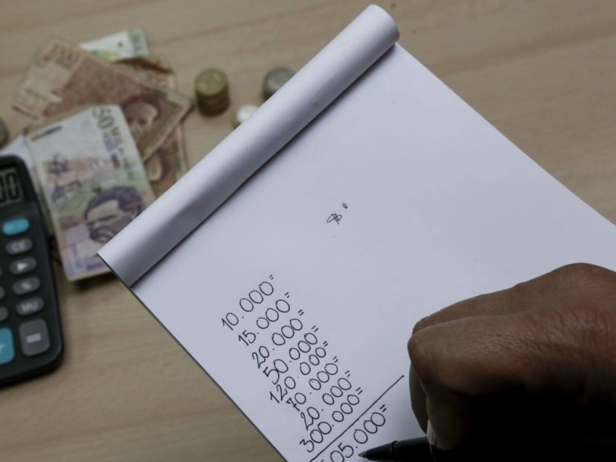 Queja de padres de familia por pago de servicios que no están recibiendo