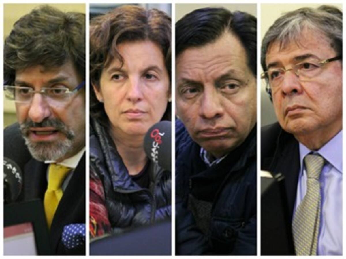 Panelistas del 6 de julio en Hora 20