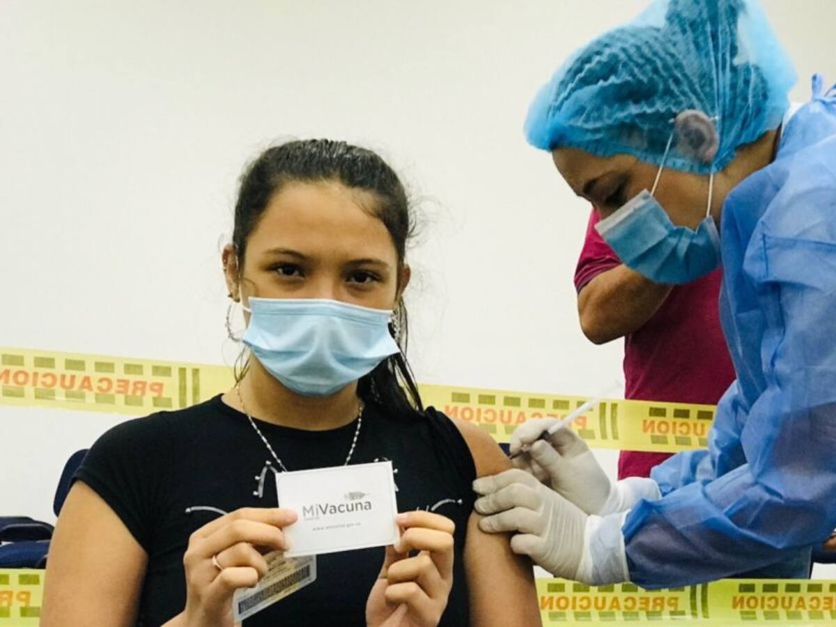 Reanudan en Pereira la vacunación contra el COVID-19 para toda la población