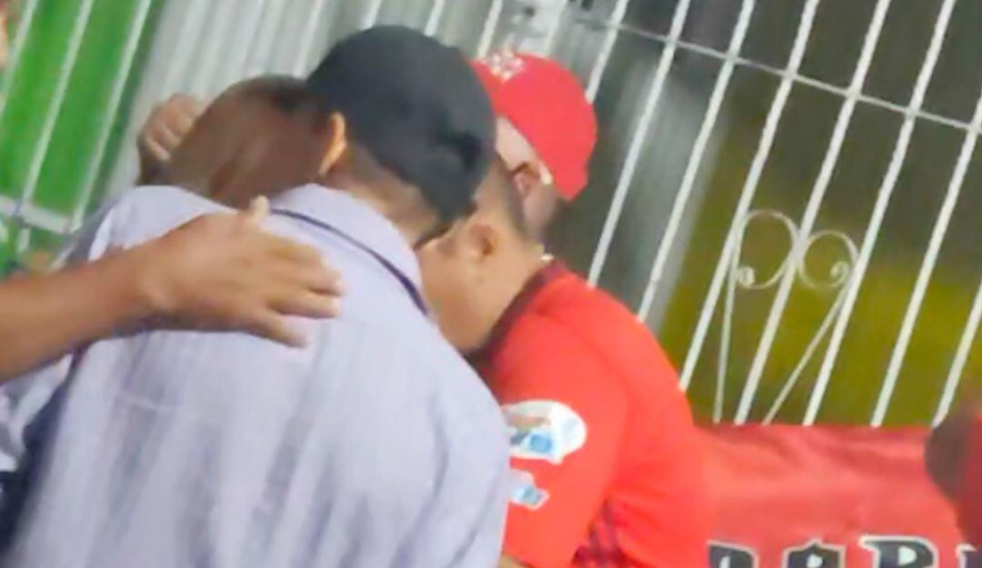 Alcalde de El Agrado celebró triunfo del América sin medidas de bioseguridad. 