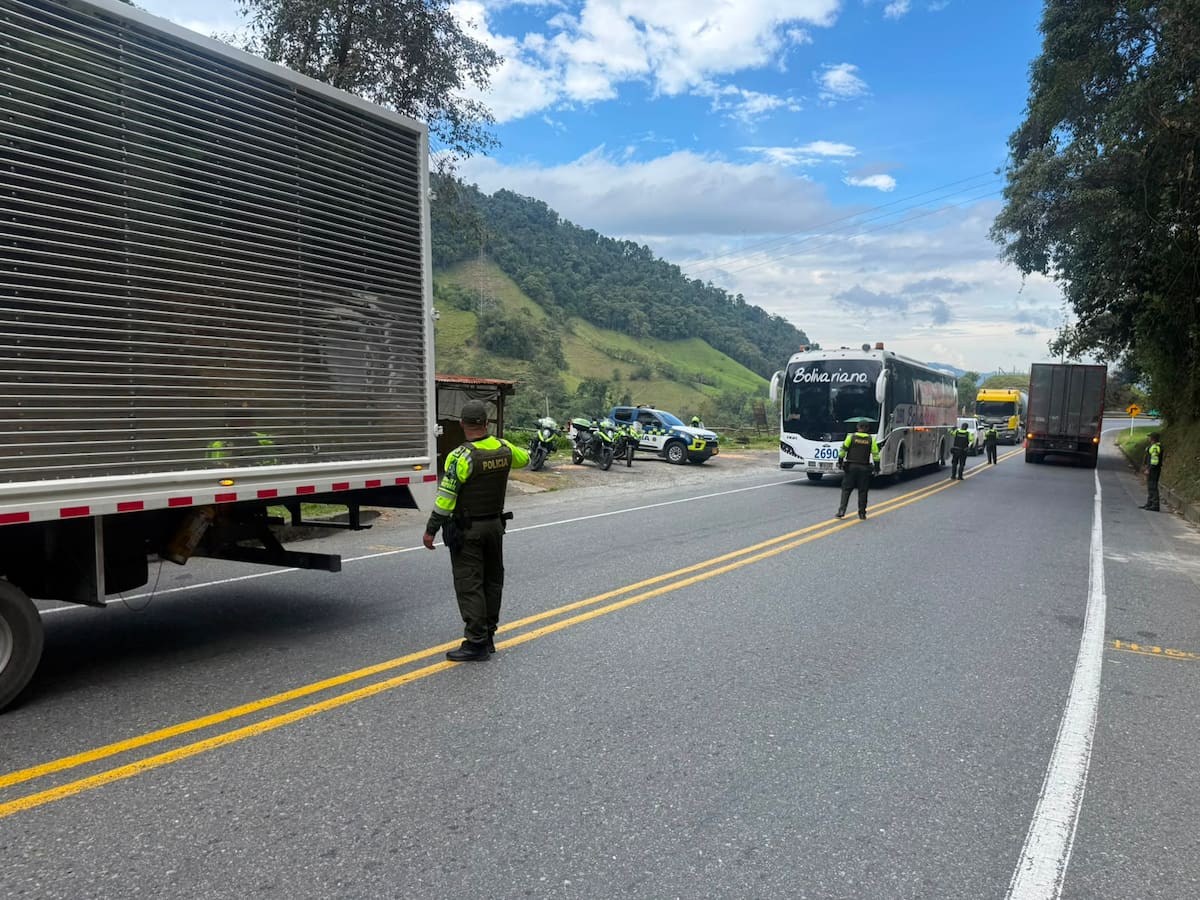 El flujo vehicular ha aumentado en un 50 % entre Mariquita y Manizales por el derrumbe en Cajamarca