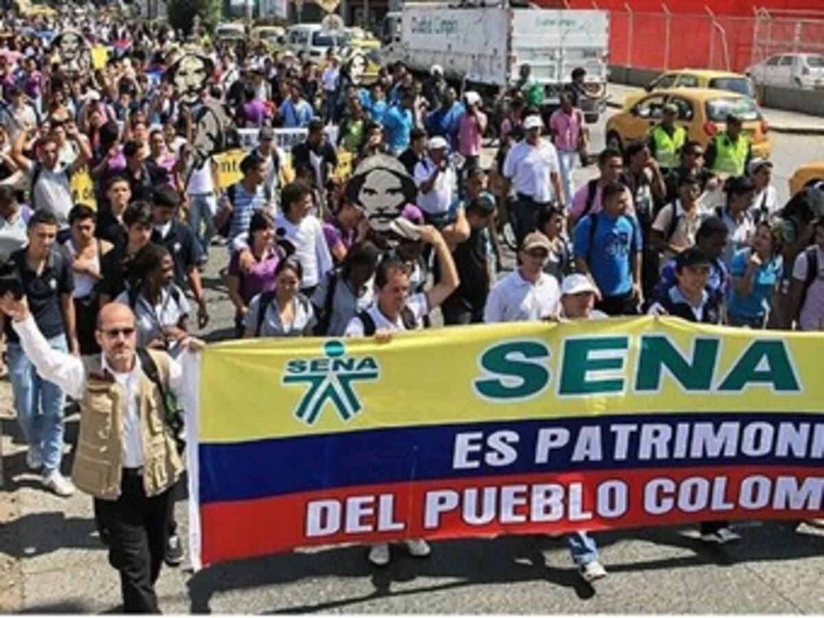Congresista denuncia que fuerza pública infiltró marcha del SENA para agredir estudiantes