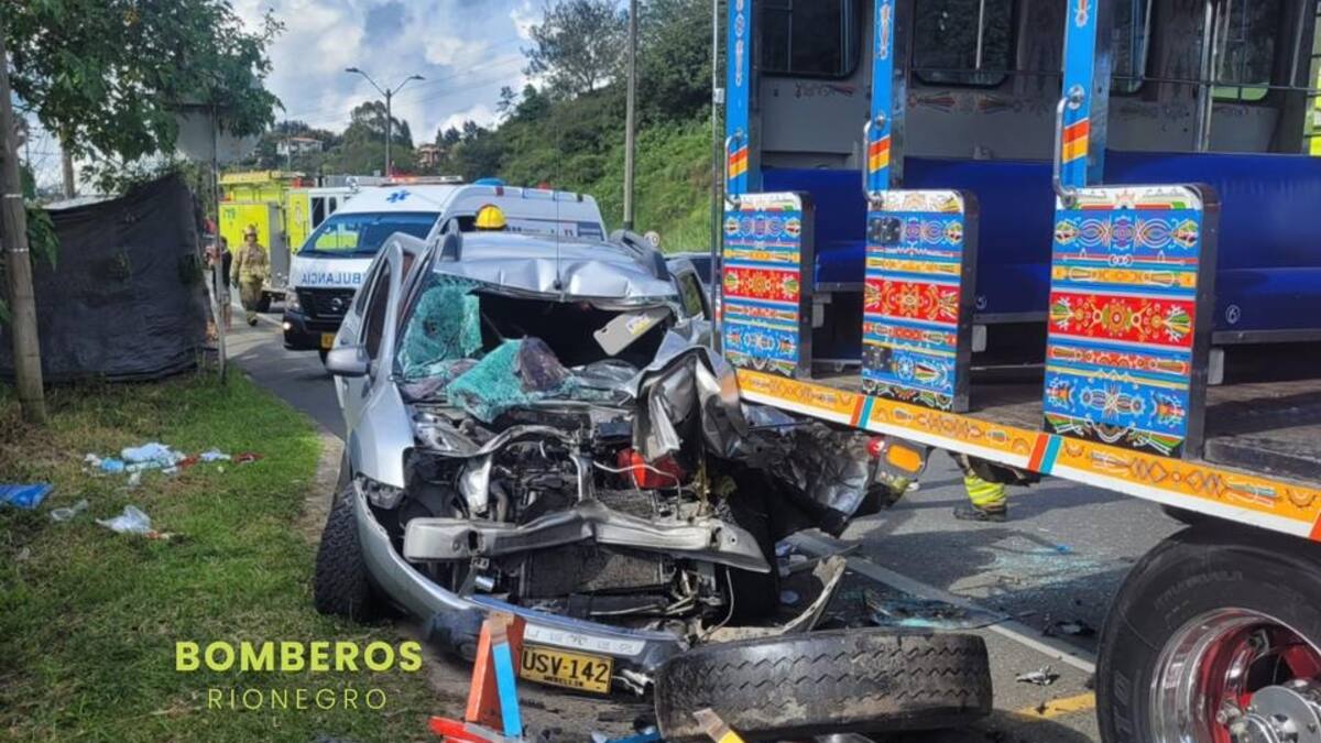 Una mujer muerta y cuatro heridos deja un accidente de tránsito en la autopista Medellín-Bogotá