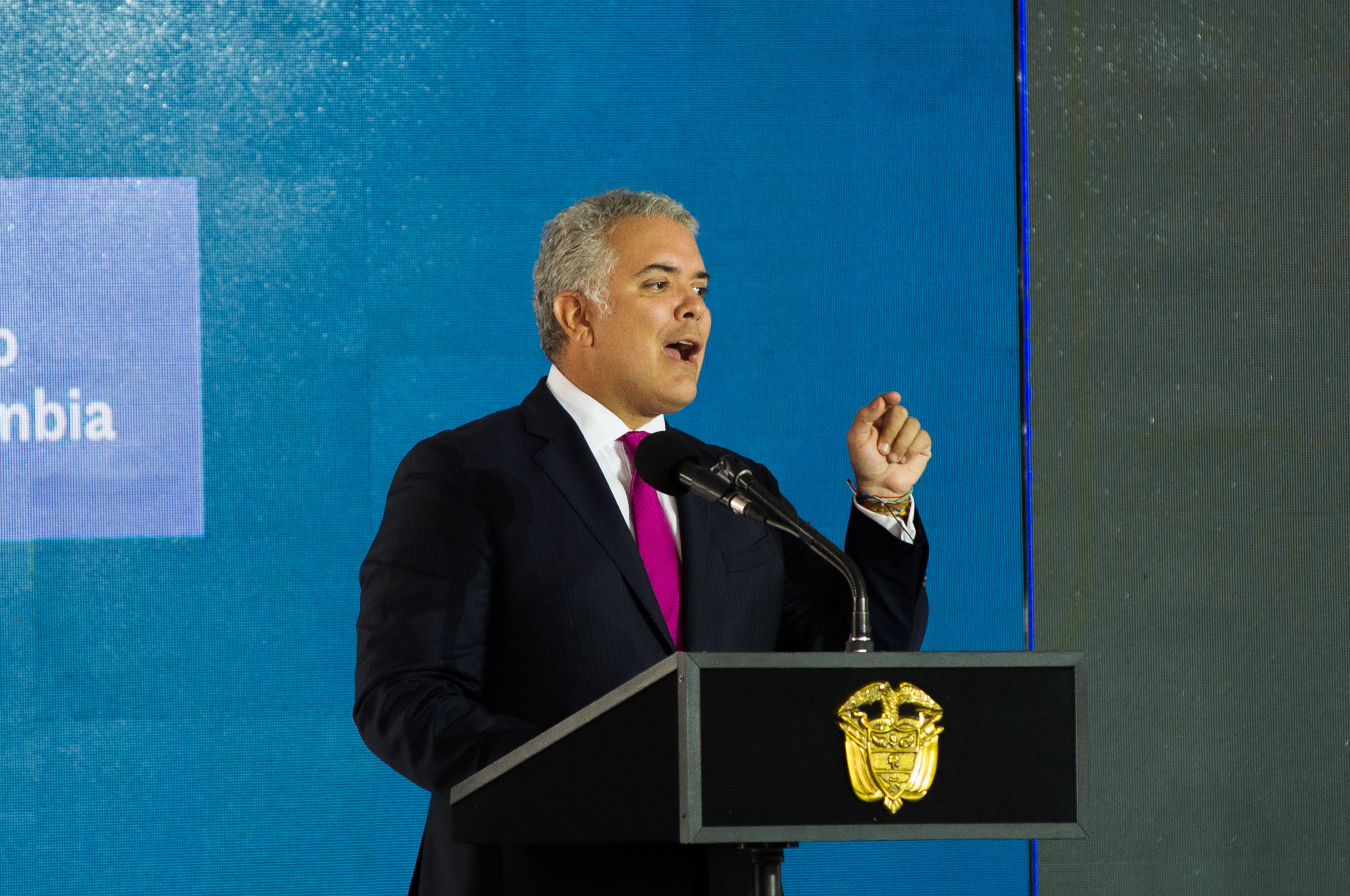 El presidente de Colombia, Iván Duque Márquez, da un discurso durante una cooperación financiera entre el gobierno de Colombia y el gobierno de Bogotá para el desarrollo del sistema de metro de Bogotá, en Bogotá, Colombia, el 4 de agosto de 2022. (Foto de Sebastian Barros/NurPhoto a través de Getty Images)