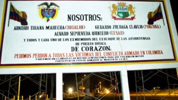 Bloque de las Autodefensas de Puerto Boyacá pide perdón con una valla