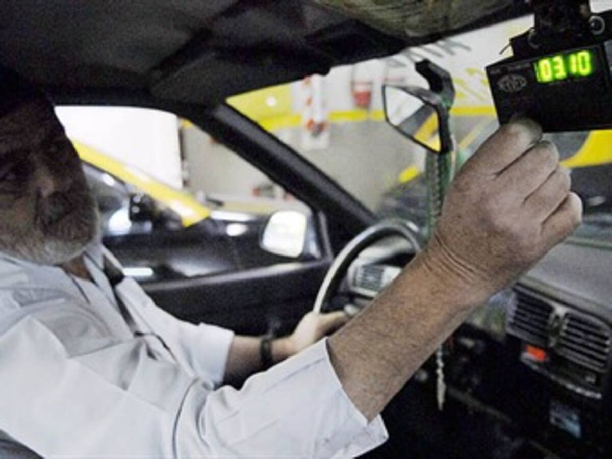 Taxistas reclaman aumento de tarifas