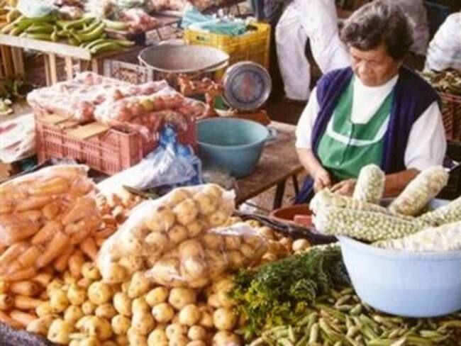 Baja el precio de la papa y sube la yuca y el plátano por cierres de vías