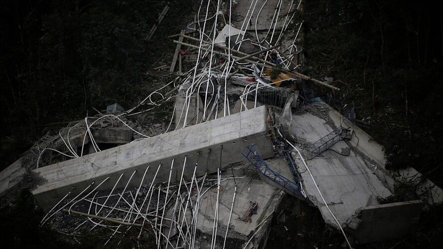 Juan Guillermo Zuluaga instó a Coviandes a solucionar los problemas que se presentan en el tramo donde se encuentra lo que queda del puente Chirajara. Foto: Colprensa