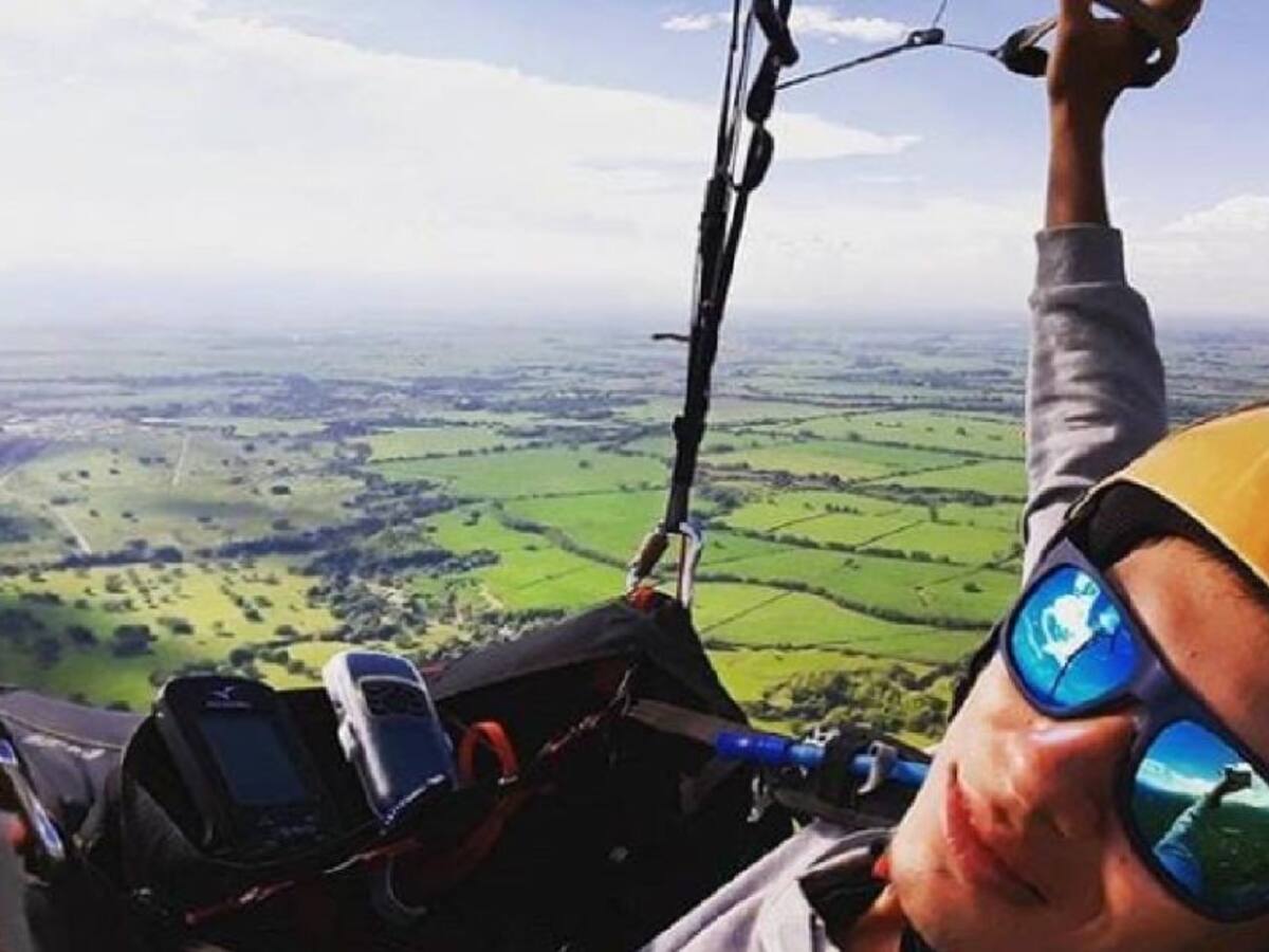 Yesid Álvarez, parapentista bumangués, ostenta récord en Colombia