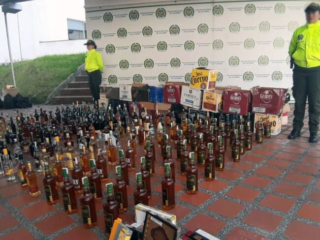 Se evitó que 200 botellas de licor ilegal fueran comercializadas en navidad
