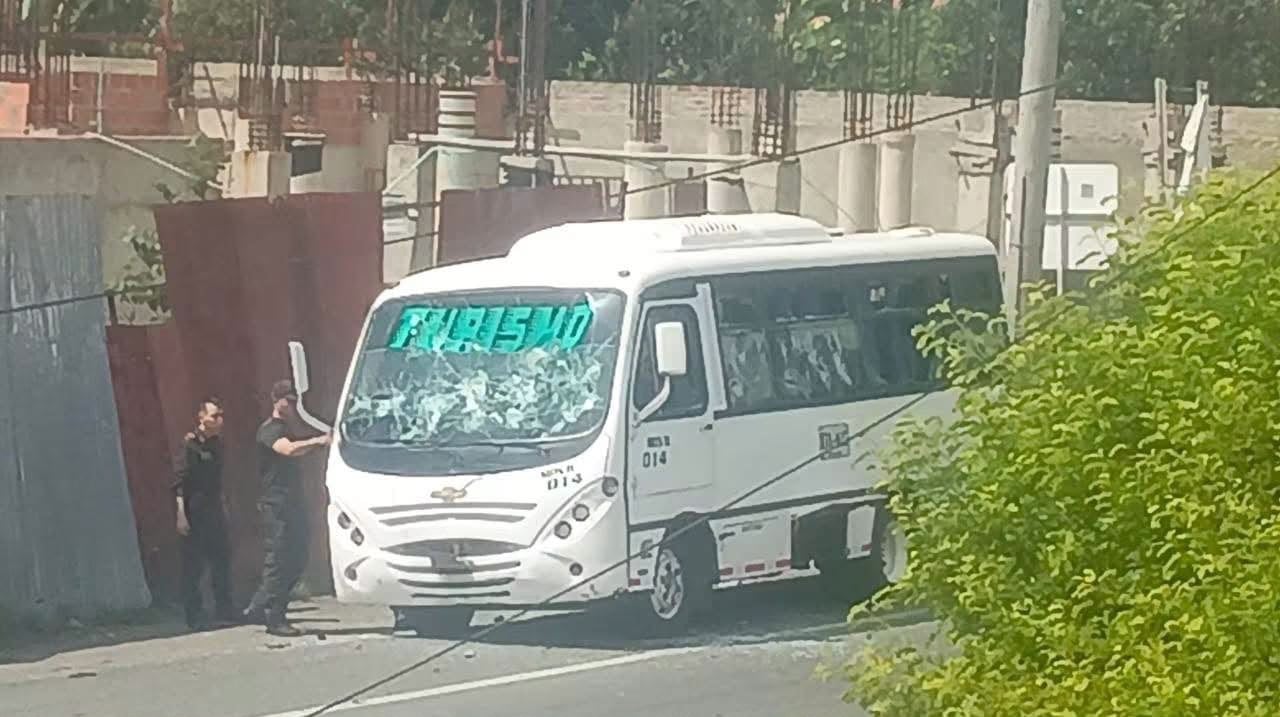 Enfrentamiento entre barristas del Cali y América dejó un bus con los vidrios rotos en el Valle