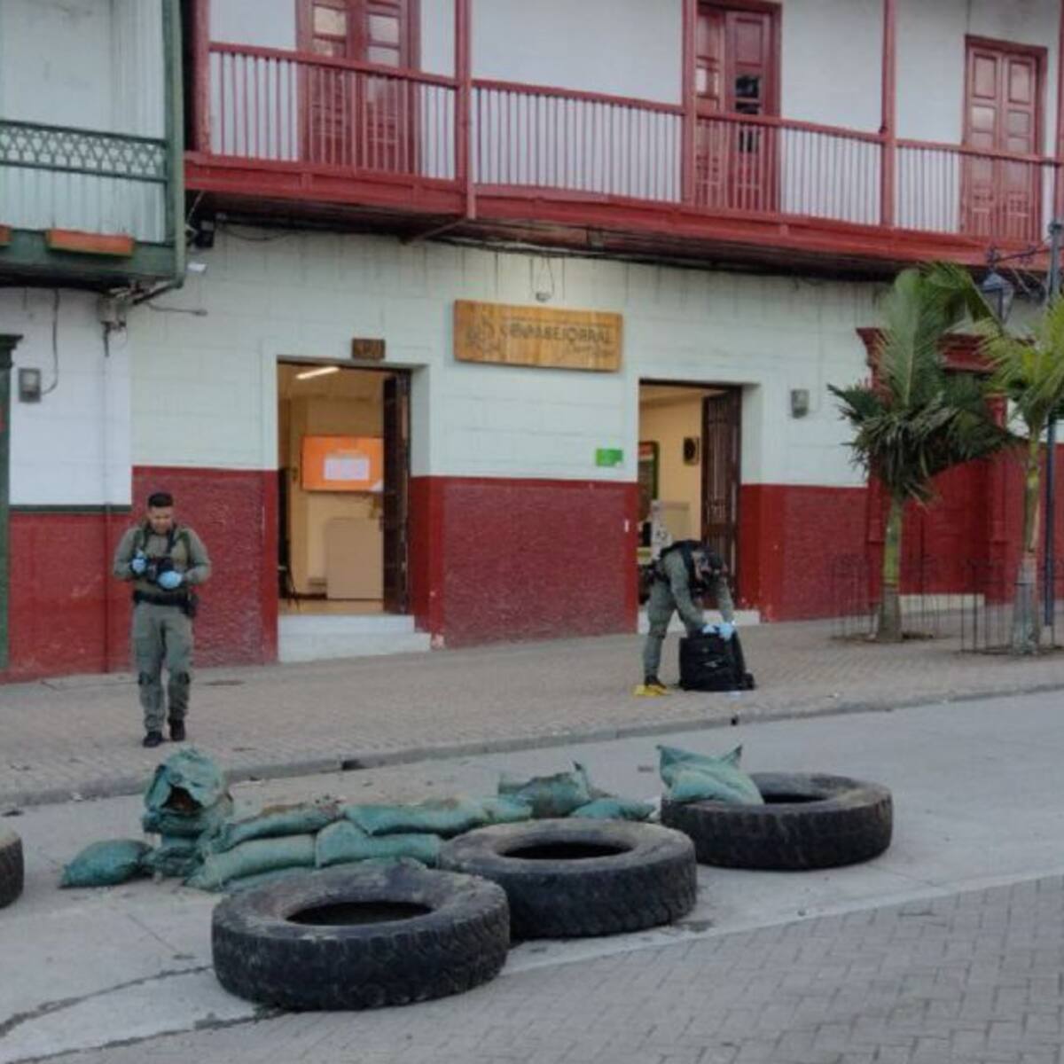 Paquete abandonado en cooperativa de Sonsón si tenía explosivos
