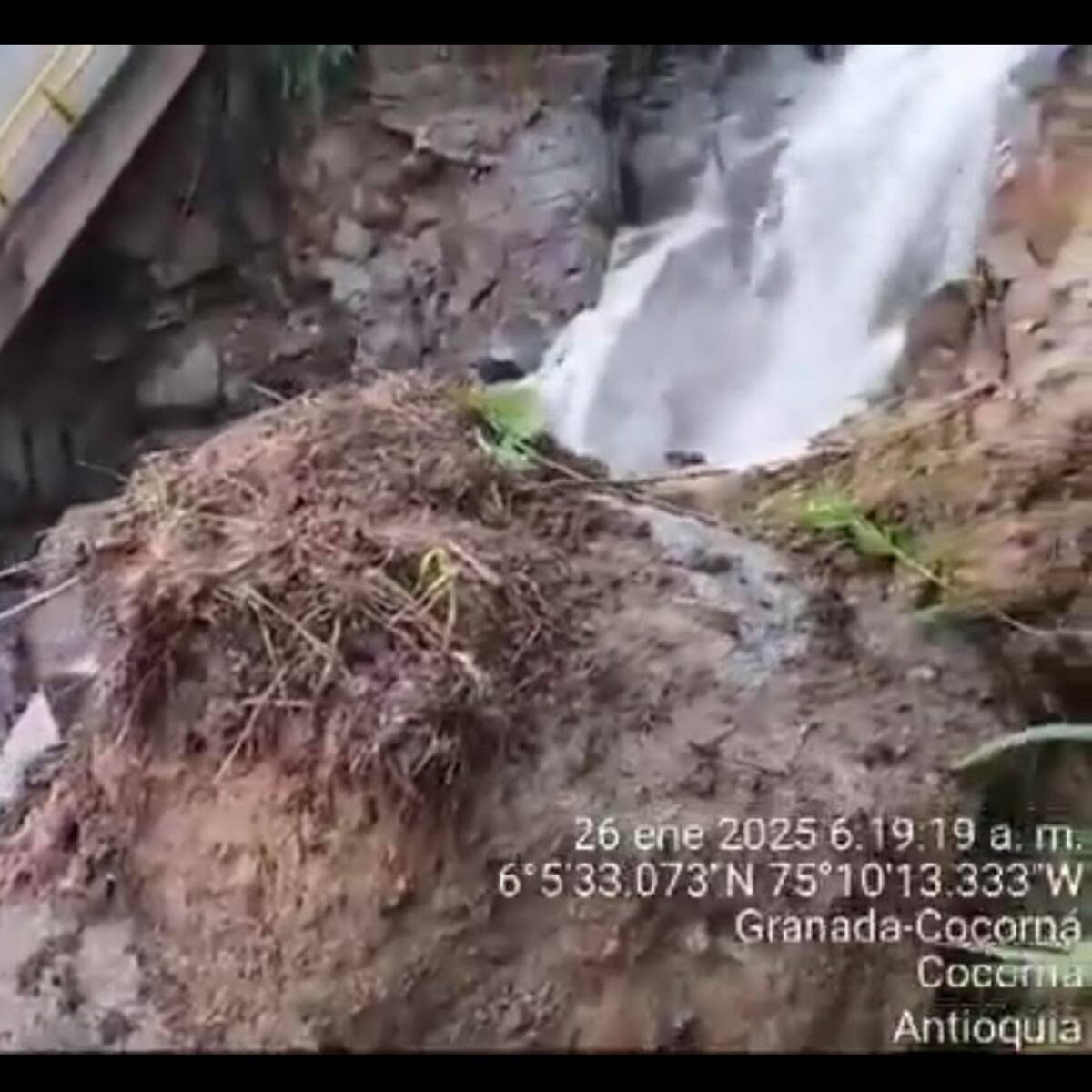 Emergencia por las lluvias en Cocorná: hay 2.000 personas incomunicadas y colapsaron varios puentes