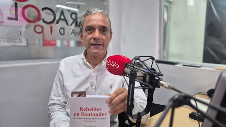 Wilson Rueda escribió un libro sobre el conflicto armado en Santander
