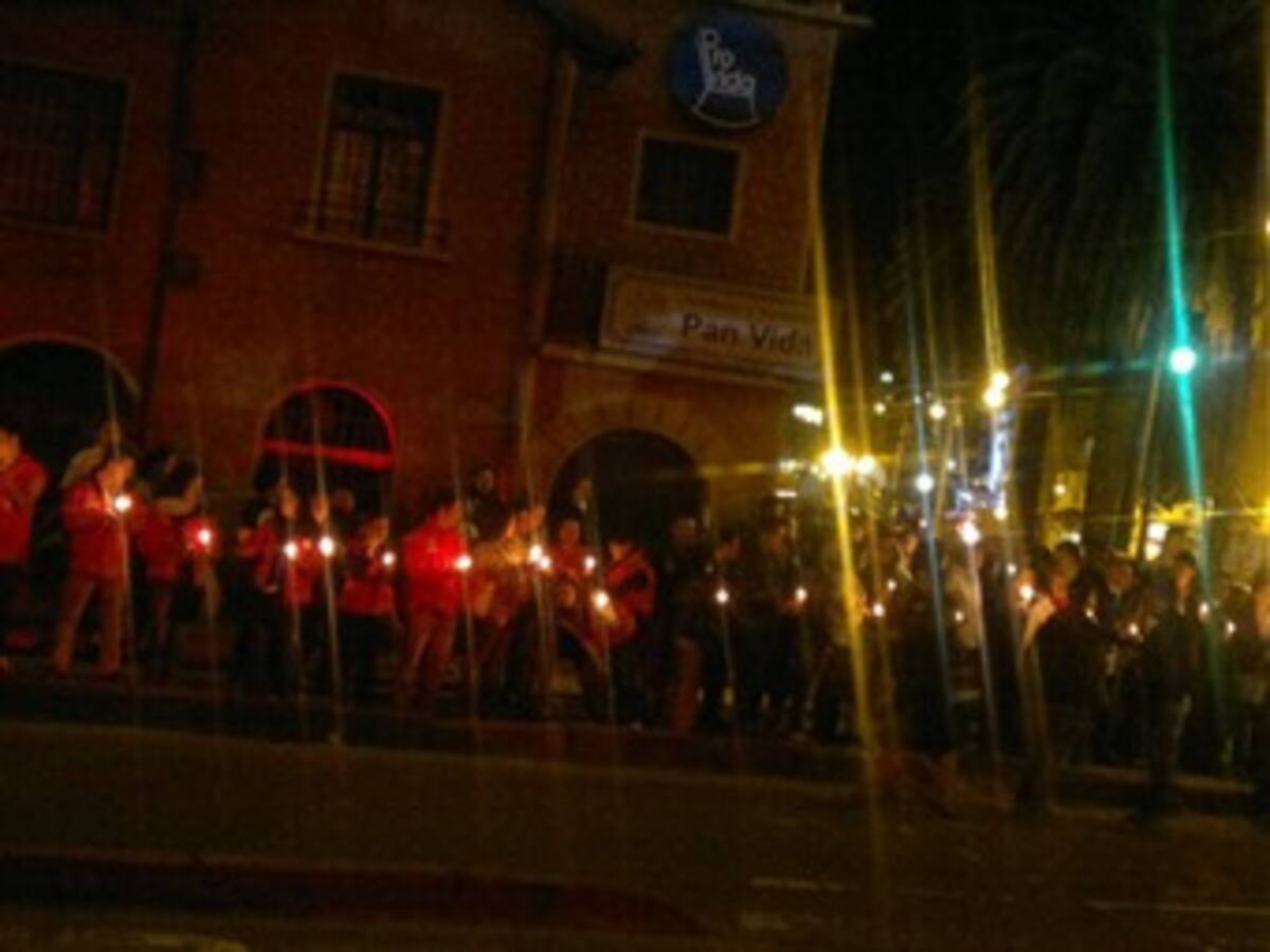 Plantón contra atentado terrorista en Bogotá