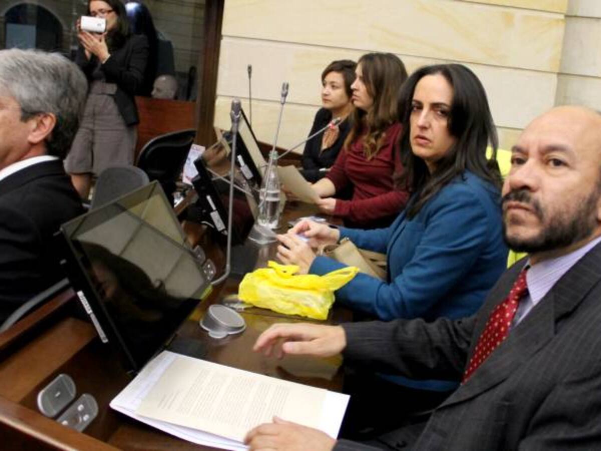 El uribismo insiste en una resistencia civil al nuevo acuerdo de paz