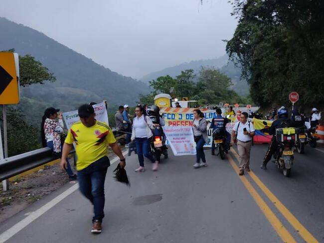 Protestas de docentes en vía Pamplona