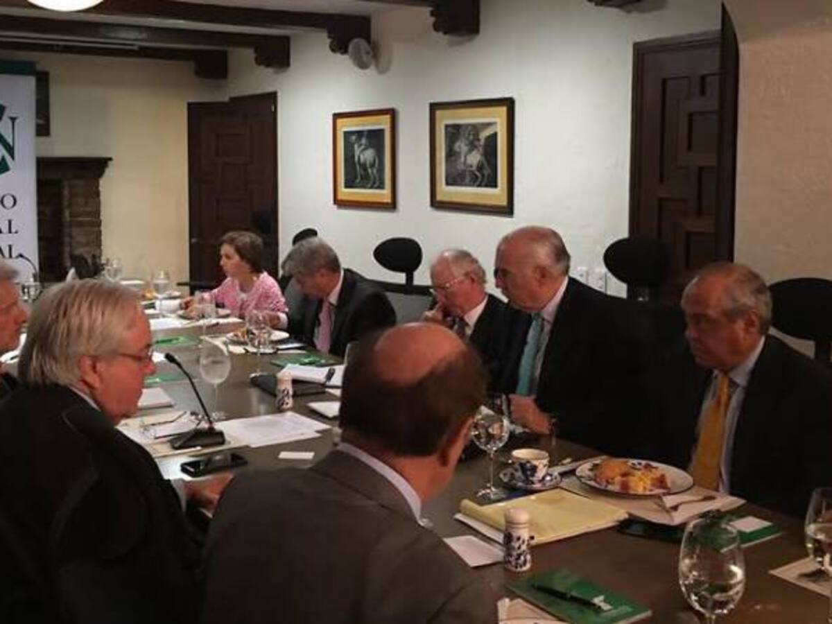 Comenzó mediación entre empresarios y promotores del No