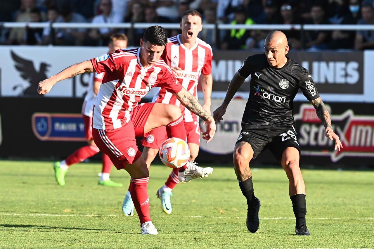James Rodríguez en su juego del Olympiacos ante el OFI / Foto @jamesdrodriguez