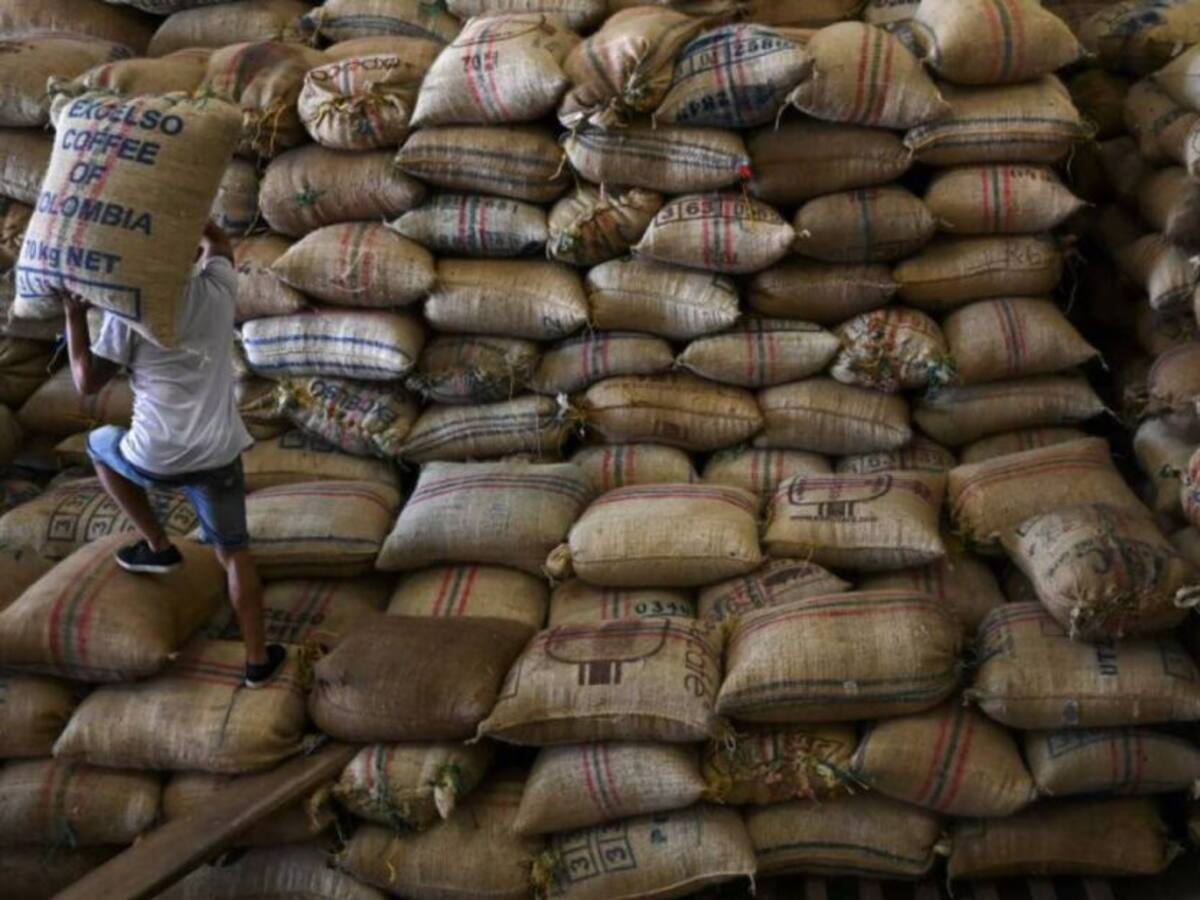 Miles de sacos de café no han podido ser exportados por colapso en puertos
