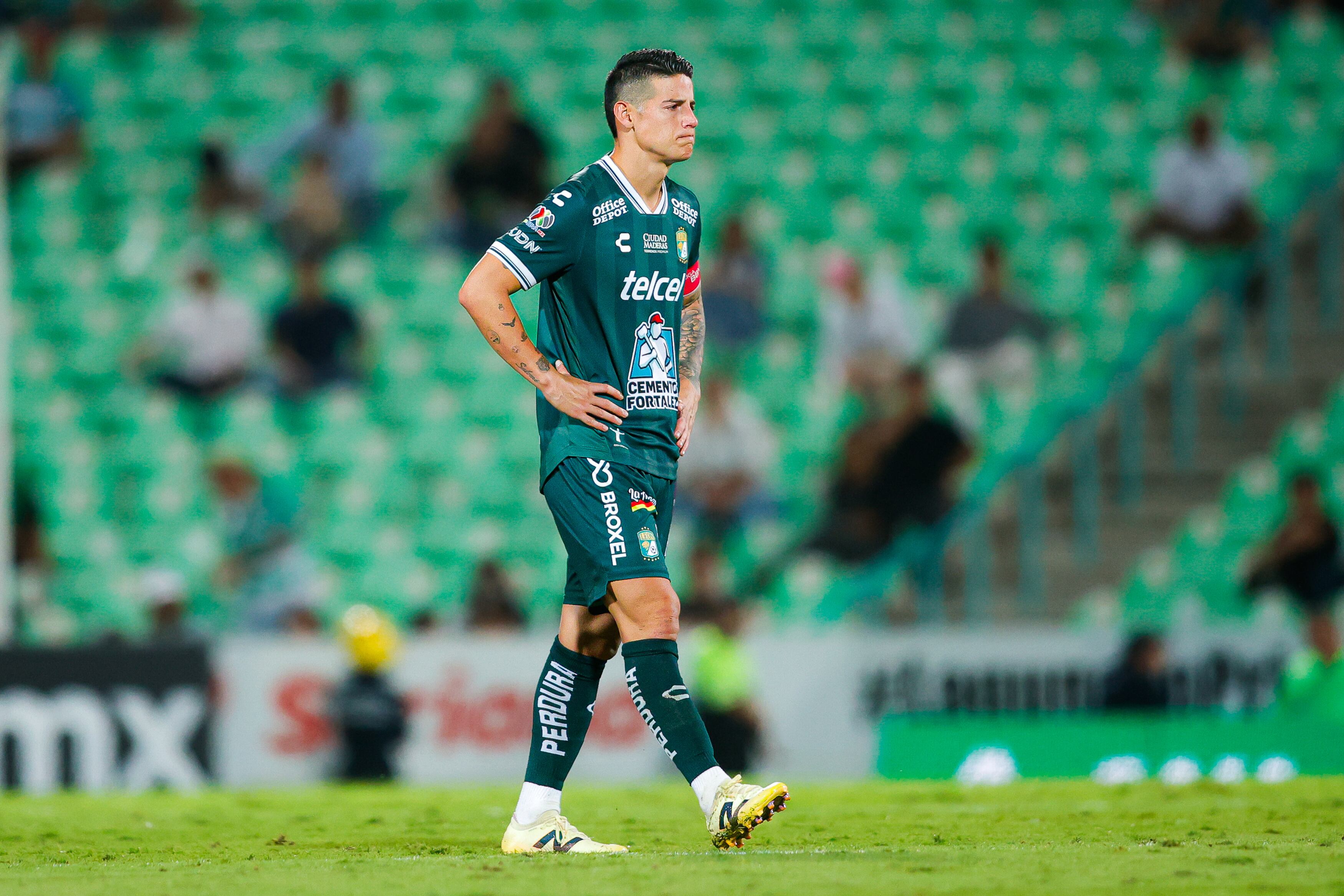 TORREON, MEXICO - OCTOBER 18: James Rodriguez of Leon gestures during the 13th round match between Santos Laguna and Leon as part of the Torneo Apertura 2025 Liga MX at Corona Stadium on October 18, 2025 in Torreon, Mexico. (Photo by Yair Gonzalez/Jam Media/Getty Images)